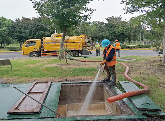 沿滩化油池清理